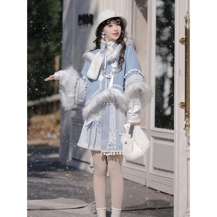 Ensemble d'hiver style chinois : manteau peluche, haut brodé, jupe à pompons et écharpe