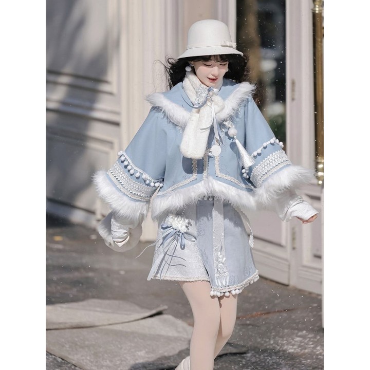 Ensemble d'hiver style chinois : manteau peluche, haut brodé, jupe à pompons et écharpe