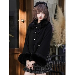 Manteau Jirai Kei noir à col et poignets fourrés amovibles