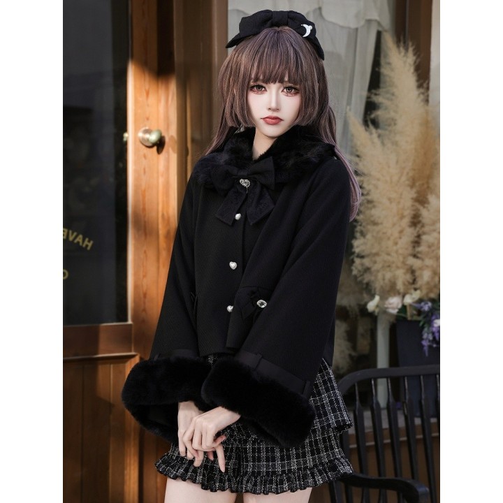 Manteau Jirai Kei noir à col et poignets fourrés amovibles