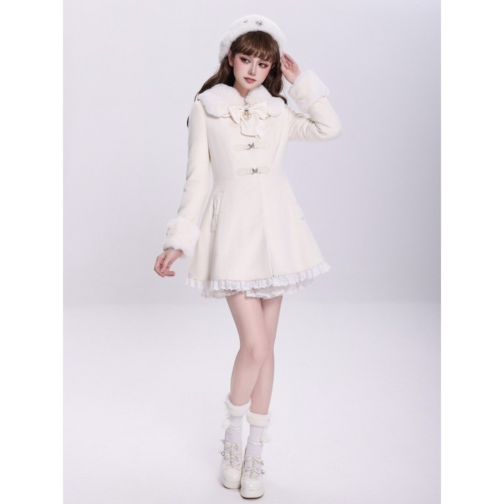 Manteau Jirai Kei crème à boucles papillon et col peluche amovible