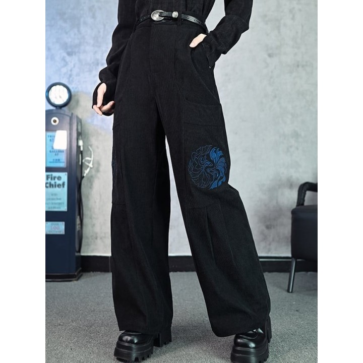 Pantalon large gothique noir brodé de poissons rouges