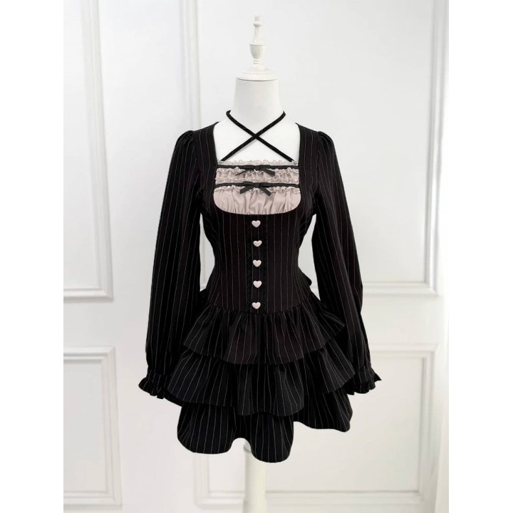 Robe Jirai Kei col carré à volants étagés et manches longues – Noir rayé