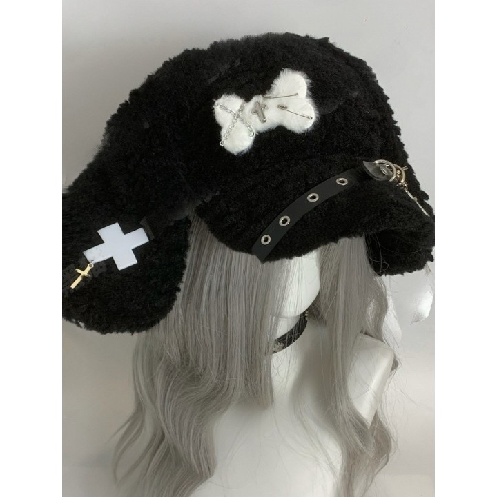 Bonnet oreilles de lapin noir à croix et épingles