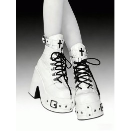 Bottines plateforme gothiques à boucles, croix et toile d'araignée – Blanc