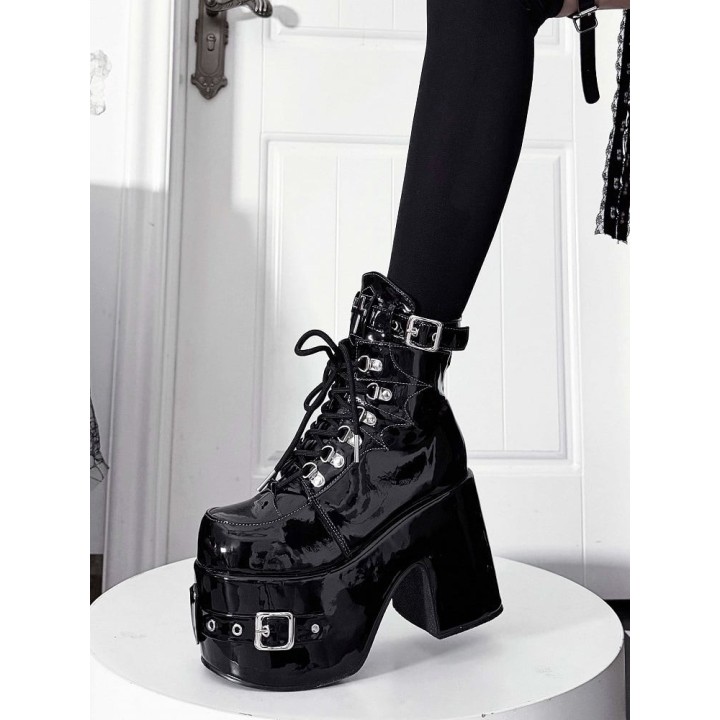 Bottines plateforme gothiques à boucles, croix et toile d'araignée – Noir verni