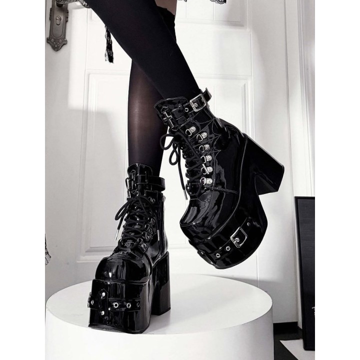 Bottines plateforme gothiques à boucles, croix et toile d'araignée – Noir verni