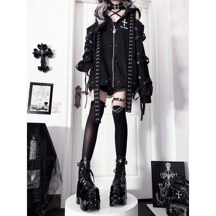 Bottines plateforme gothiques à boucles, croix et toile d'araignée – Noir verni