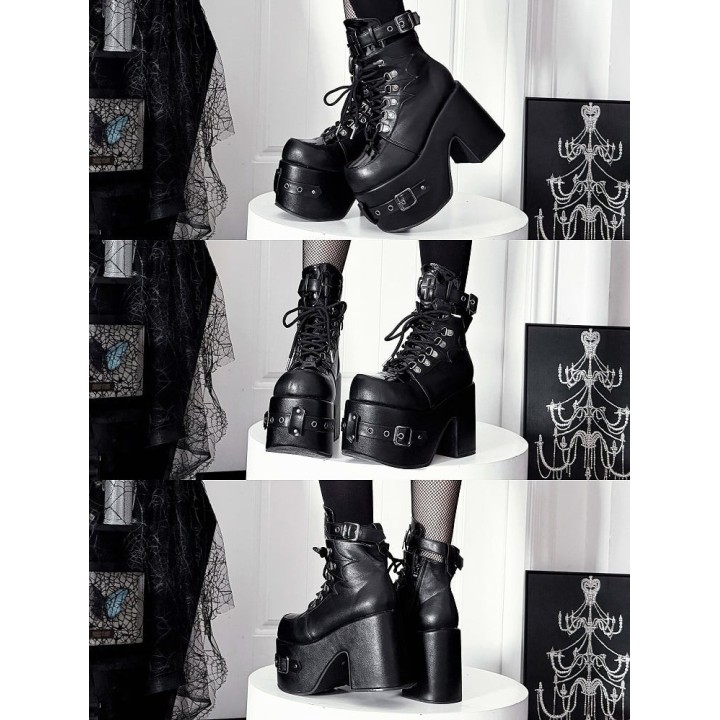 Bottines plateforme gothiques à boucles, croix et toile d'araignée – Noir mat