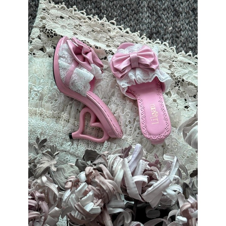 Escarpins gyaru roses talon cœur à nœud et dentelle