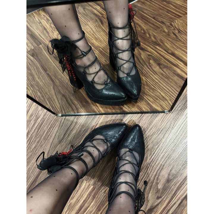 Babies gothiques talon épais à clips fleurs et zip au dos – Noir mat et rouge