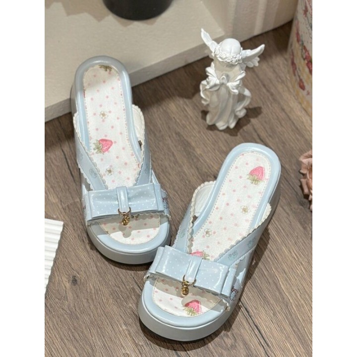 Chaussons fraise à semelle épaisse et nœuds – Bleu