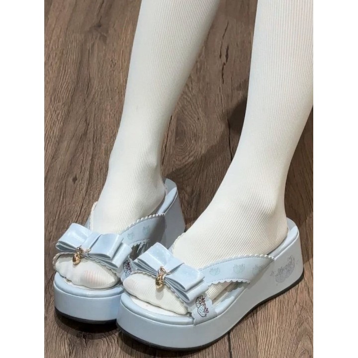 Chaussons fraise à semelle épaisse et nœuds – Bleu