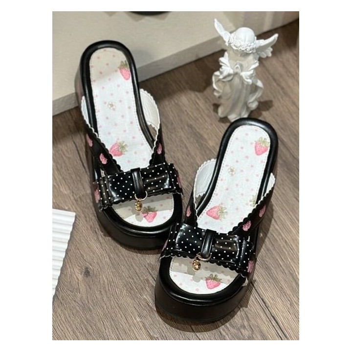 Chaussons fraise à semelle épaisse et nœuds – Noir
