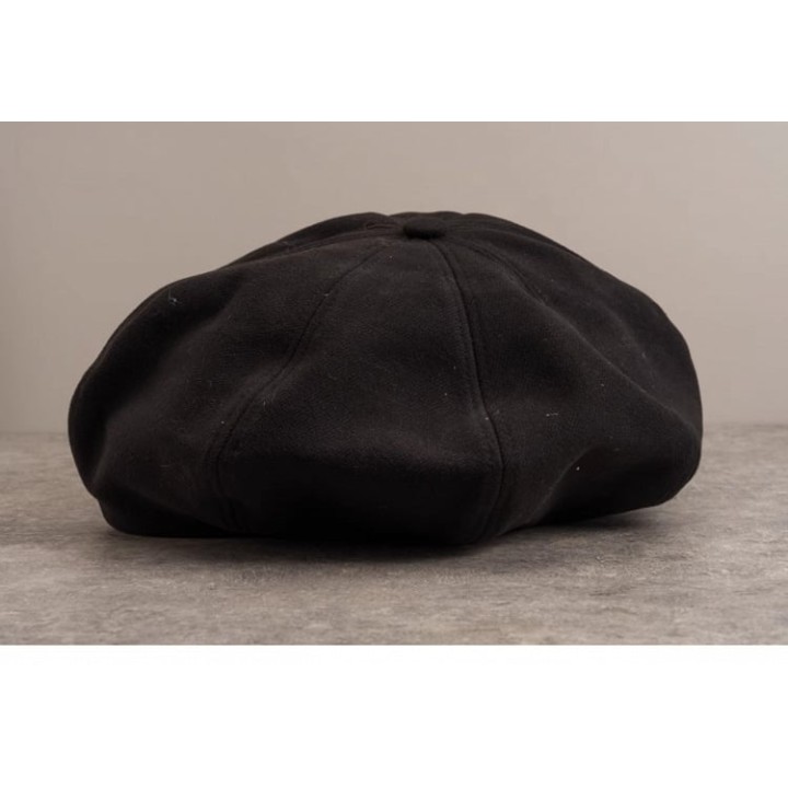 Béret gothique noir à breloque croix