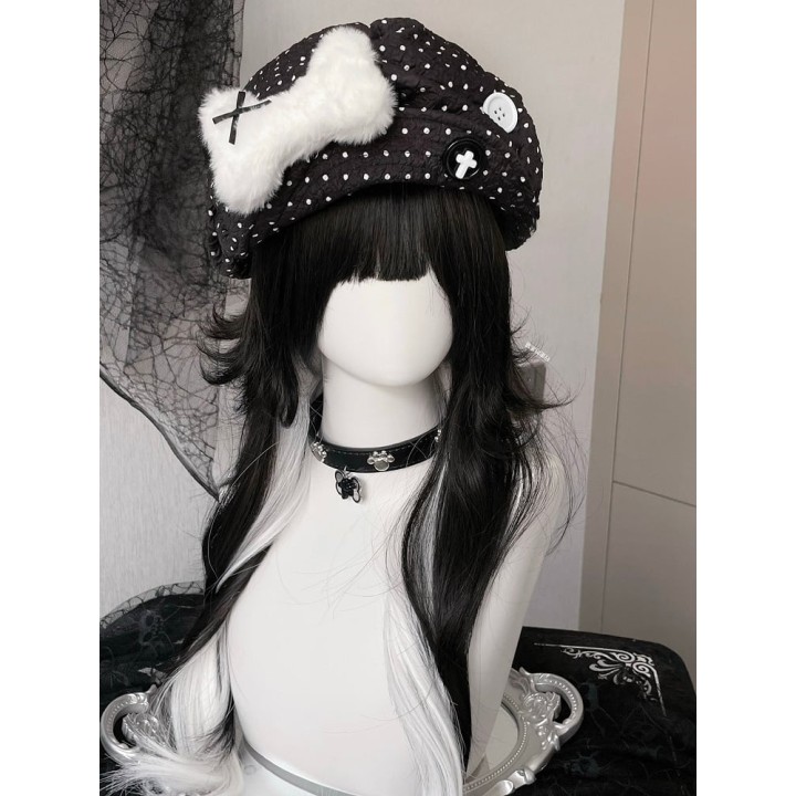 Béret à pois noir et blanc à boutons et os