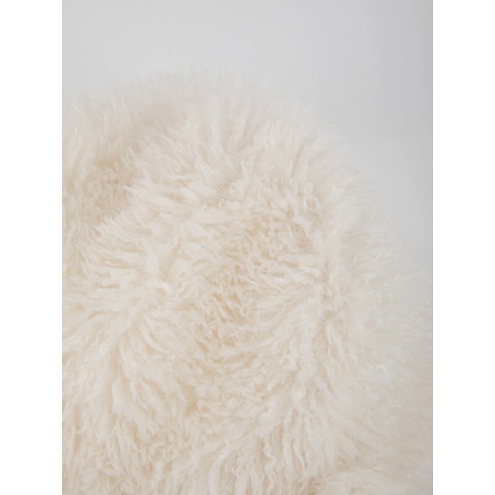 Bonnet capuche blanc à oreilles d'agneau et liens
