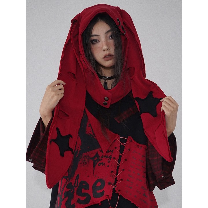 Bonnet punk oreilles de lapin effet troué – noir ou rouge