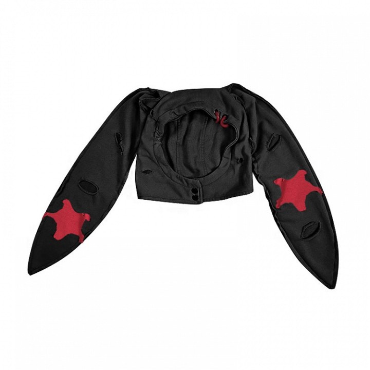 Bonnet punk oreilles de lapin effet troué – noir ou rouge