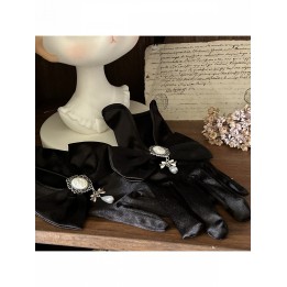 Gants noirs ornés de strass