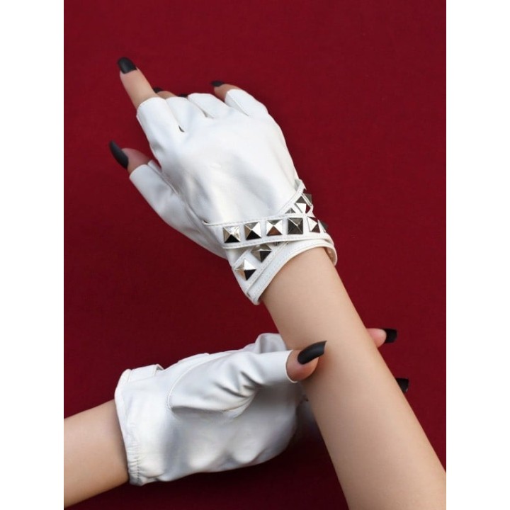 Gants steampunk cloutés – noir ou blanc