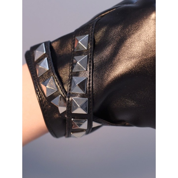 Gants steampunk cloutés – noir ou blanc