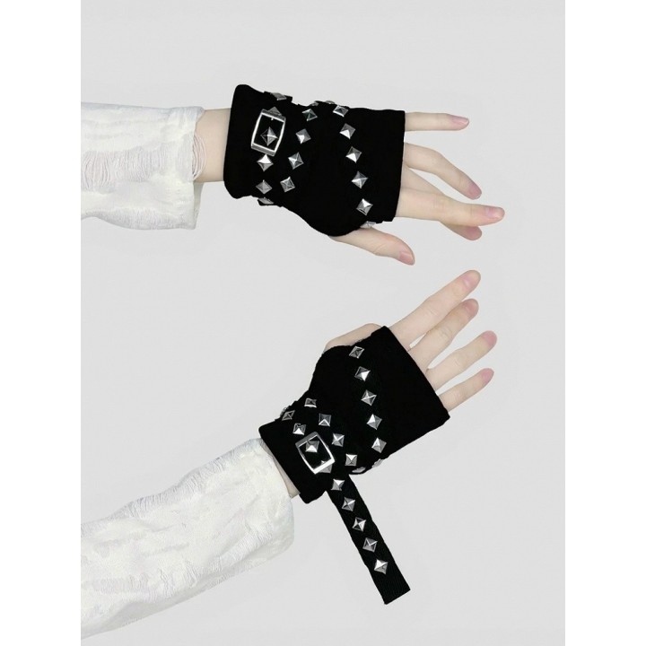 Mitaines punk noires cloutées à boucle