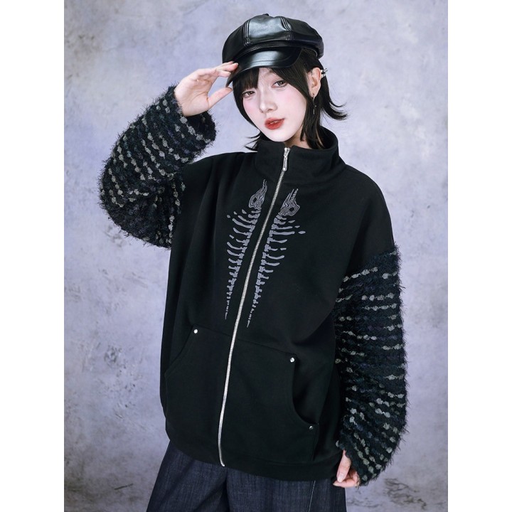 Veste gothique zippée doublée polaire, squelette de baleine et manches peluche