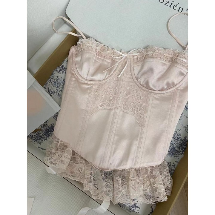 Corset baleiné rose à fines bretelles