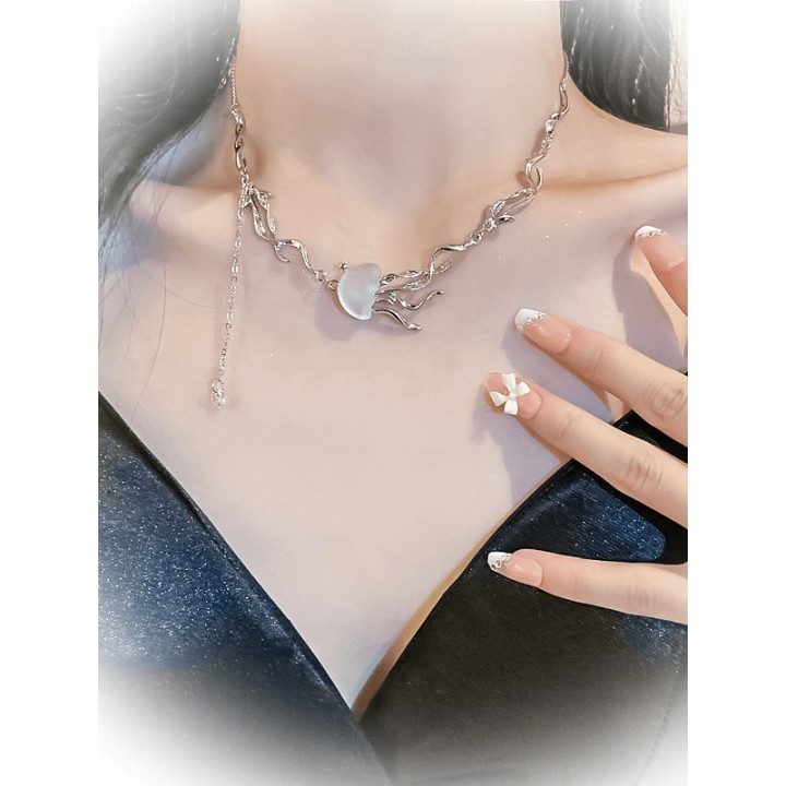 Collier méduse en strass