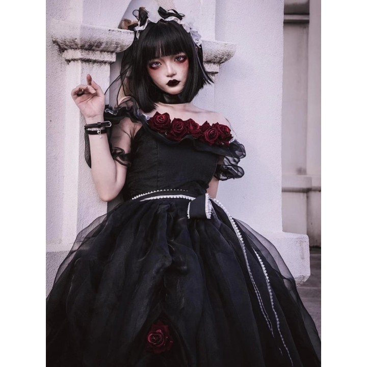 Robe one piece gothique « Princess Appointment » roses noires, épaules dénudées – grandes tailles