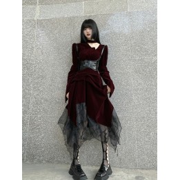 Robe gothique midi bordeaux à ourlet mouchoir