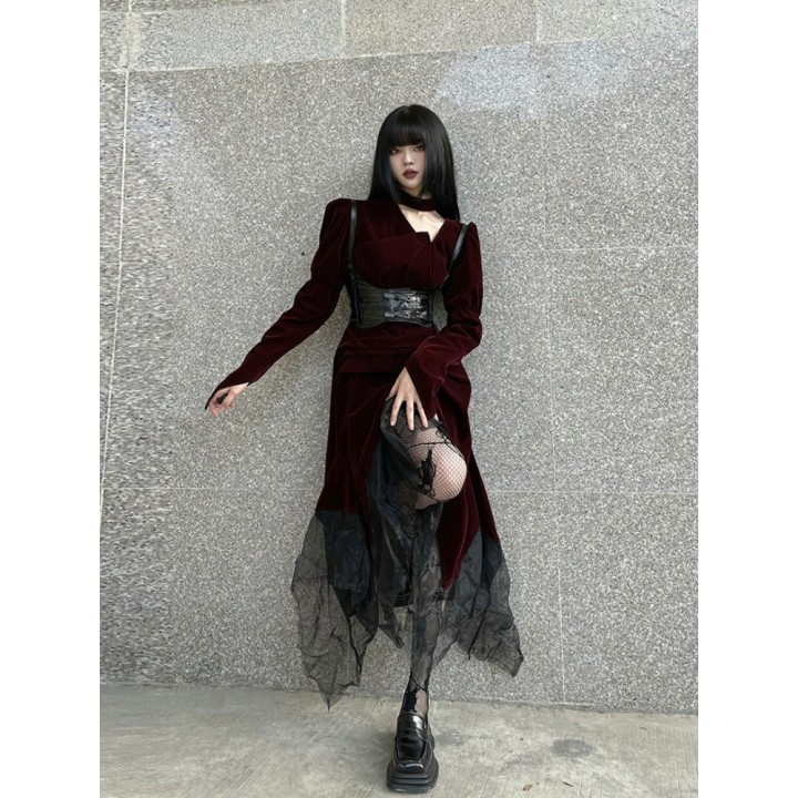 Robe gothique midi bordeaux à ourlet mouchoir