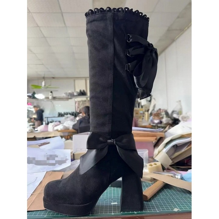Bottes hautes lolita élégantes à nœud et bord festonné – Noir suédine