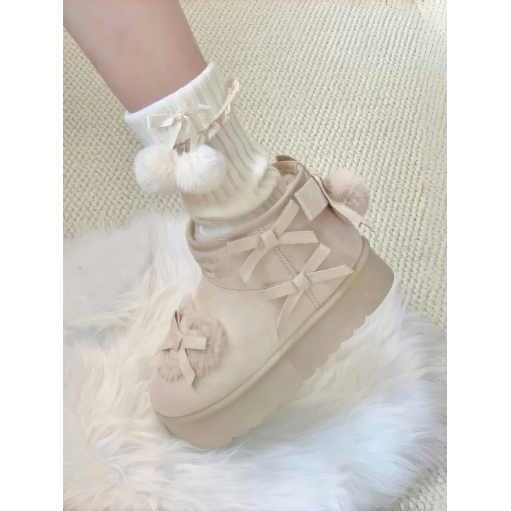 Bottines d'hiver plateformes sweet lolita à pompon et nœuds – Blanc cassé