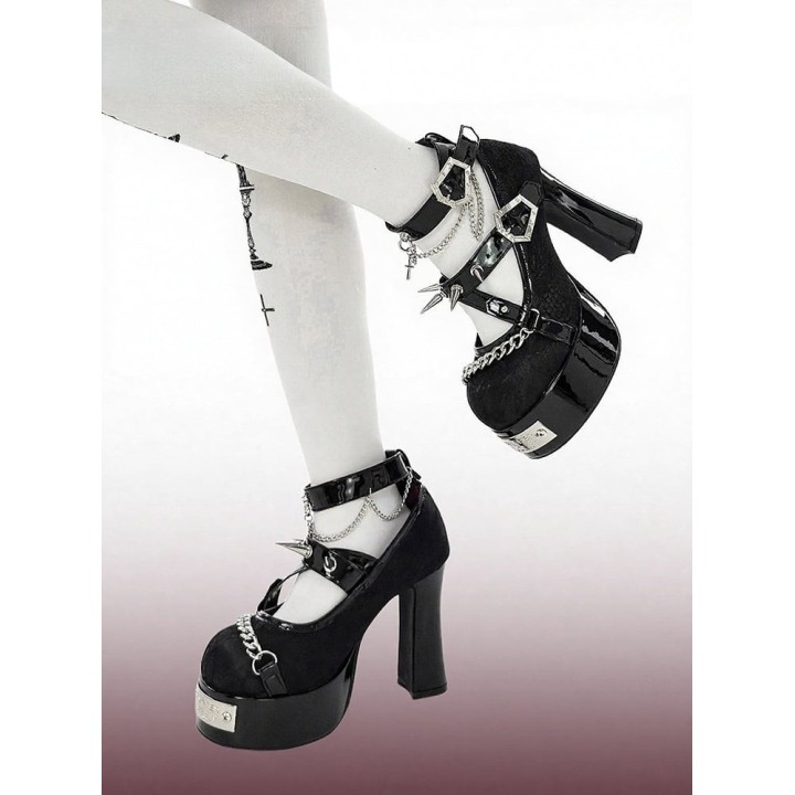 Escarpins gothic lolita « Sorcière » à clous et boucles cercueil – Noir