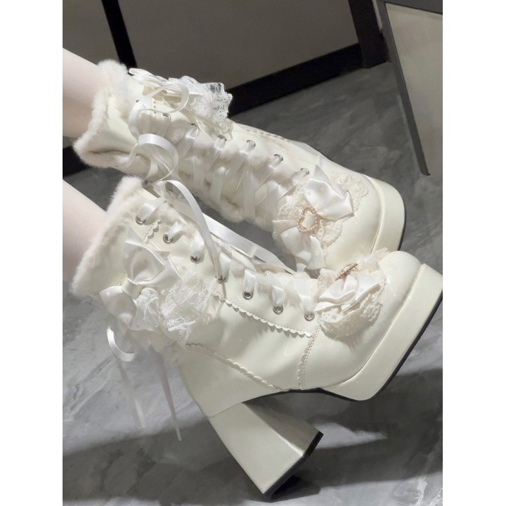 Bottines d'hiver lolita lacées cœur et dentelle – Blanc
