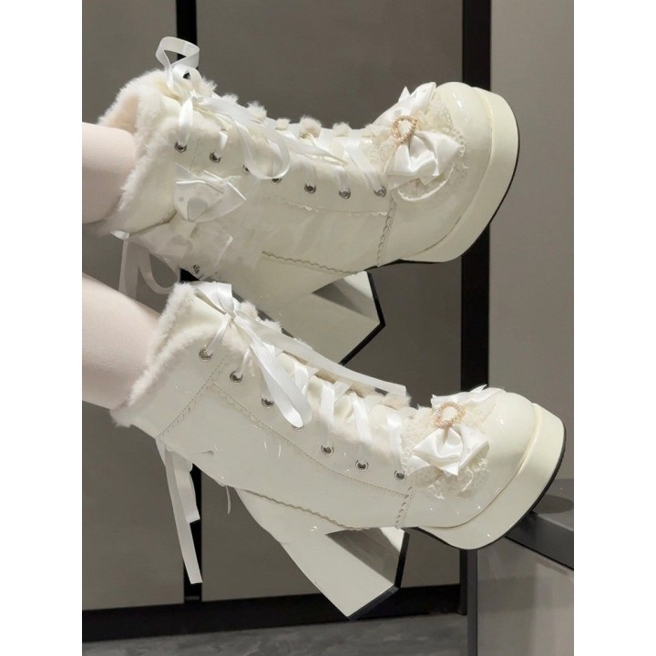 Bottines d'hiver lolita lacées cœur et dentelle – Blanc