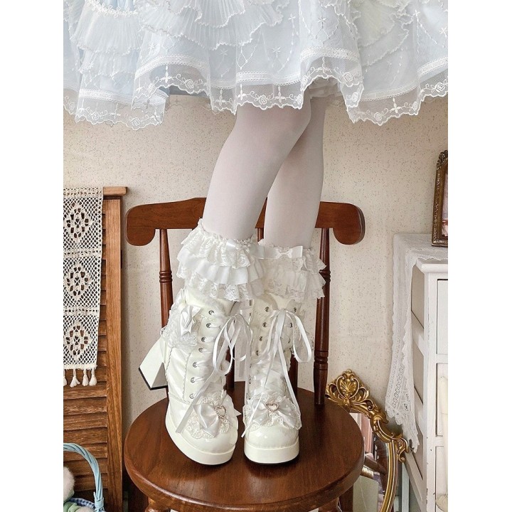 Bottines d'hiver lolita lacées cœur et dentelle – Blanc