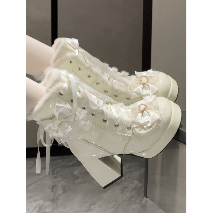 Bottines d'hiver lolita lacées cœur et dentelle – Blanc