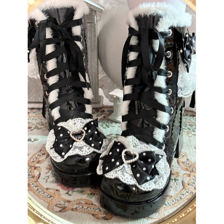 Bottines d'hiver lolita lacées cœur et dentelle – Noir