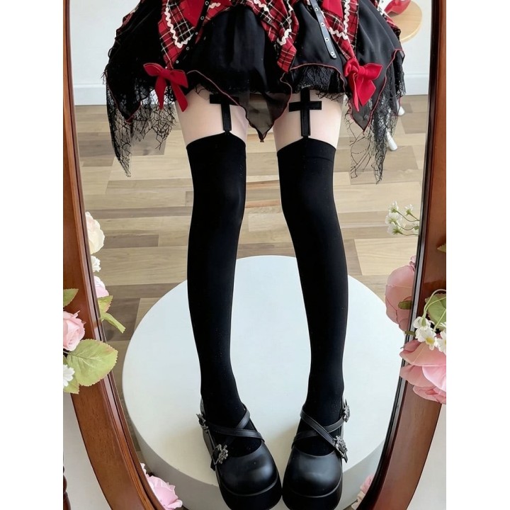 Bas cuissardes gothic lolita noirs à croix