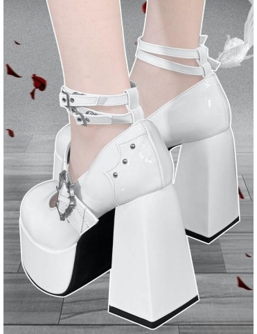Chaussures gothiques blanches inspirées d'un cercueil