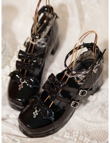 Chaussures à bride élégantes avec détail métallique en forme de croix