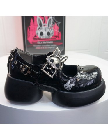 Mary Janes noires à plateforme avec boucles squelettiques de lapin