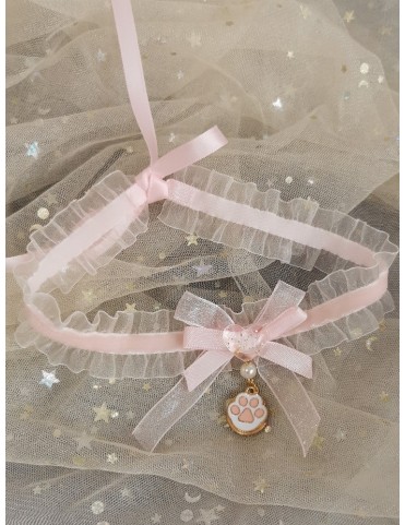 Collier de dentelle avec pendentif patte de chat rose/blanc