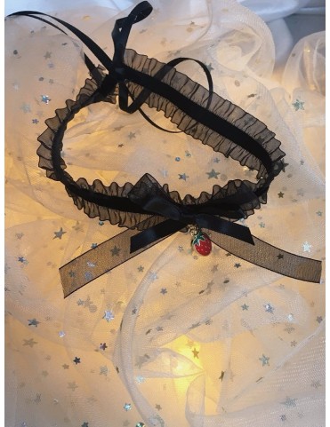 Collier Sweet Lolita avec nœud noir et pendentif fraise