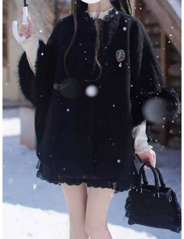 Cape manteau Black Jirai Kei avec col et poignets en fausse fourrure