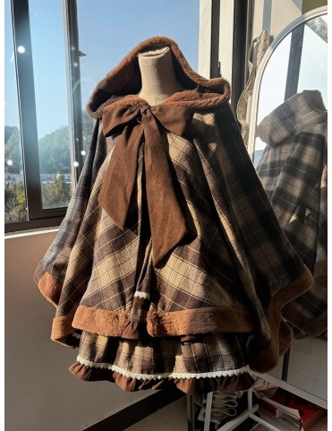 Cape de Noël à capuche avec motif carreaux marron et grand nœud papill