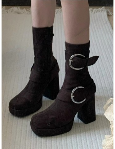 Bottines marron à talons carrés et fermeture éclair intérieure